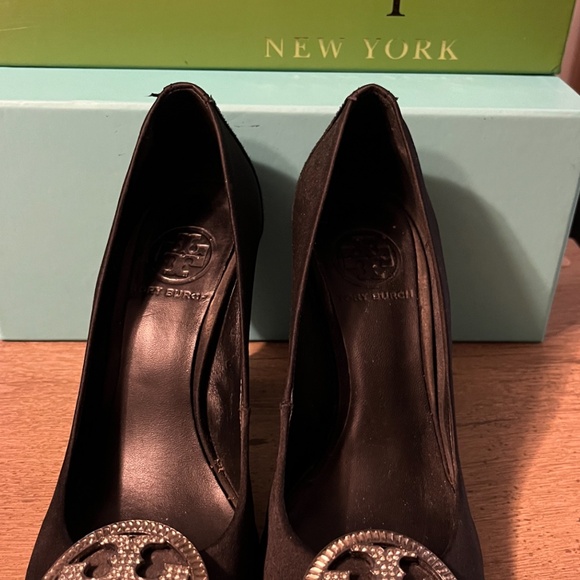 Beautiful Tory Burch Heels - Picture 4 of 7